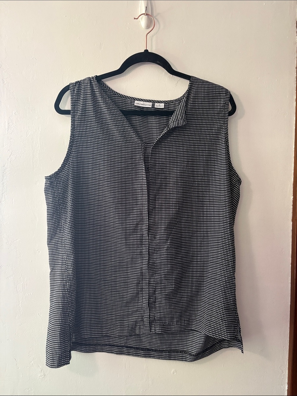 Liz Claiborne Black & White Sleeveless Printed Top